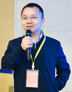 8868体育登录创新论坛第一千三百九十讲：Floquet engineering symmetry-breaking and topological states under light irradiation