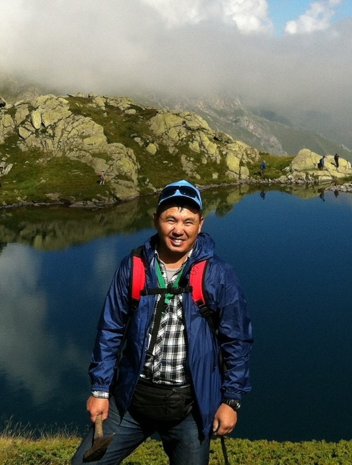 8868体育登录创新论坛第一千八百三十八讲：Tectonic evolution of the high-and ultrahigh-pressure (HP-UHP) metamorphic complexes, Kyrgyz Tianshan Mts.