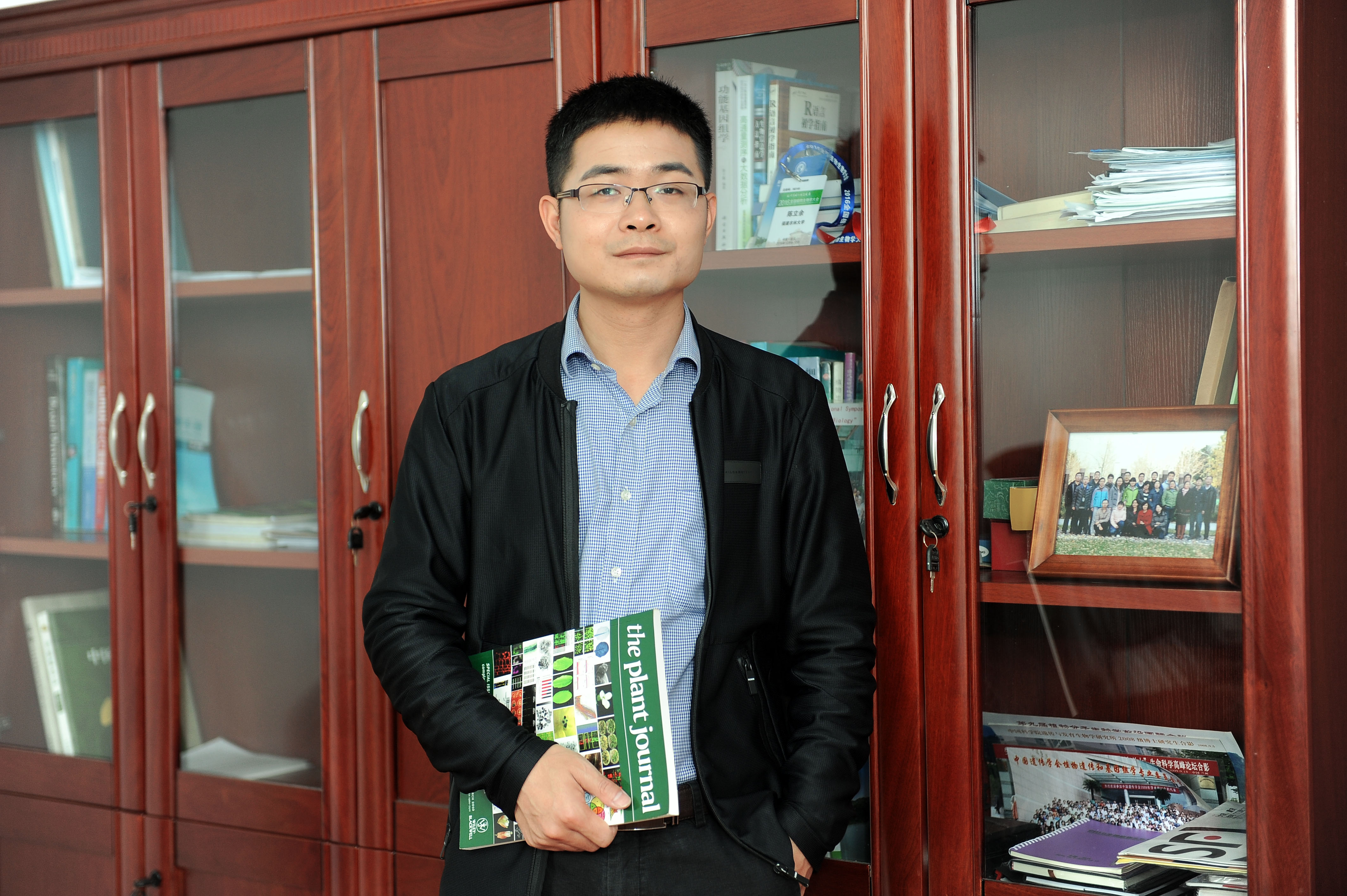 8868体育登录创新论坛第一千四百二十七讲：探索植物生殖与驯化的秘密—从模式植物到水果作物