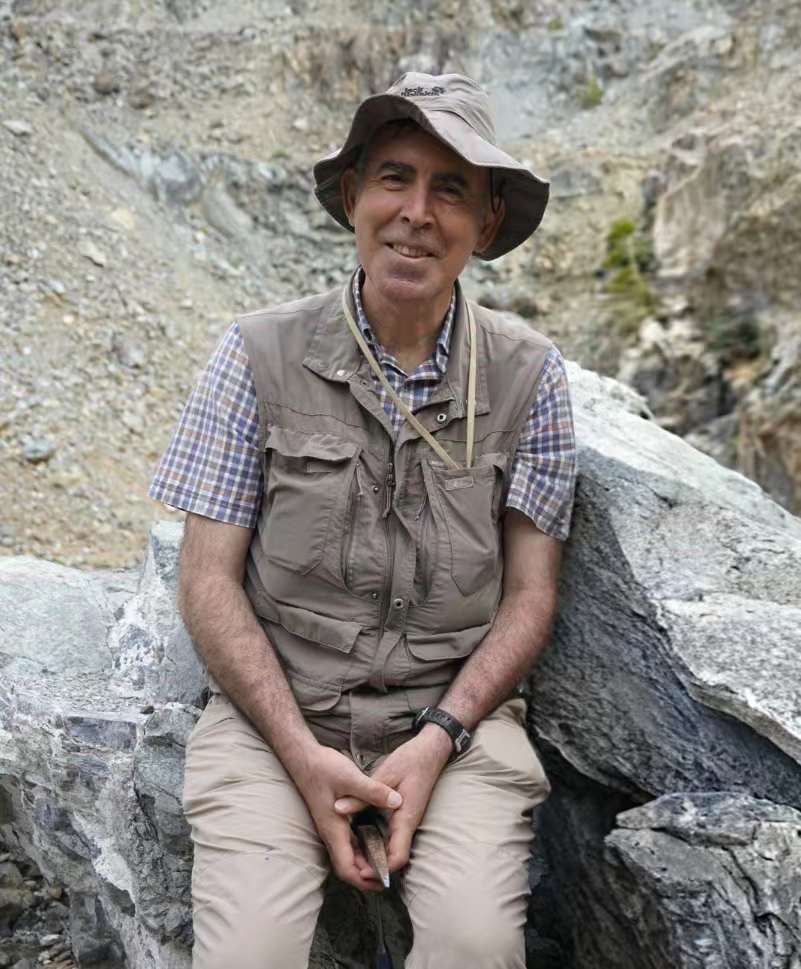 8868体育登录创新论坛第一千八百四十二讲：Records of processes for subduction initiation, slab roll-back and ophiolite genesis in Turkey: Field, geochemical and  geochronological constraints