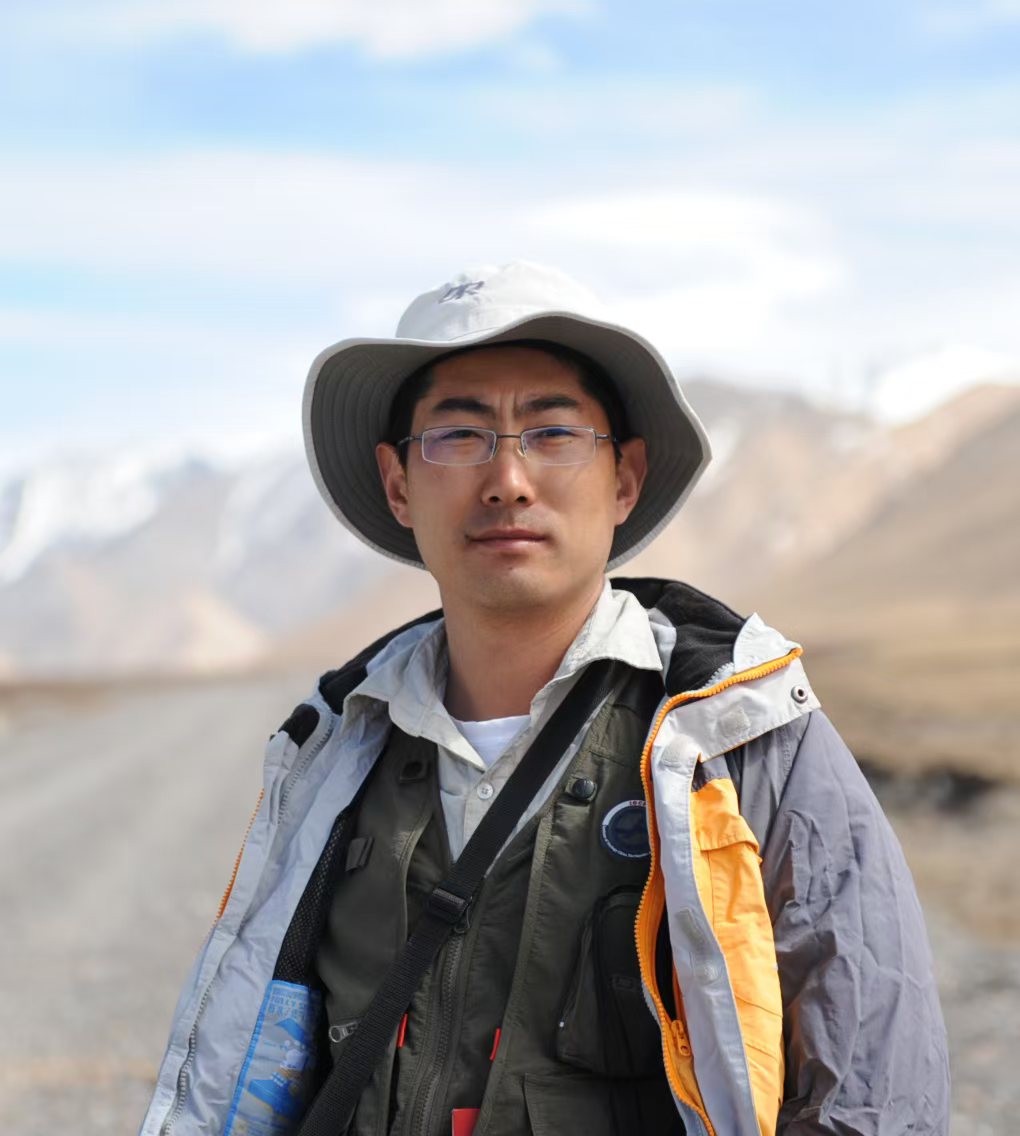 8868体育登录创新论坛第一千九百三十九讲：青藏高原东缘低起伏高原面多阶段多成因演化过程