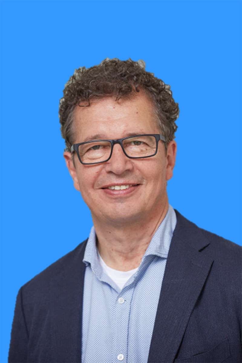 8868体育登录创新论坛第一千五百讲：Mechanism(s) of Photocatalytic Processes: Revisited! 